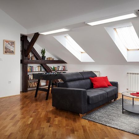 Oliva 4 Stars Apartment Zagreb Bagian luar foto